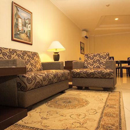 Travellers Suites Serviced Apartments Medan Esterno foto