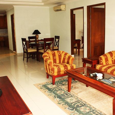 Travellers Suites Serviced Apartments Medan Esterno foto