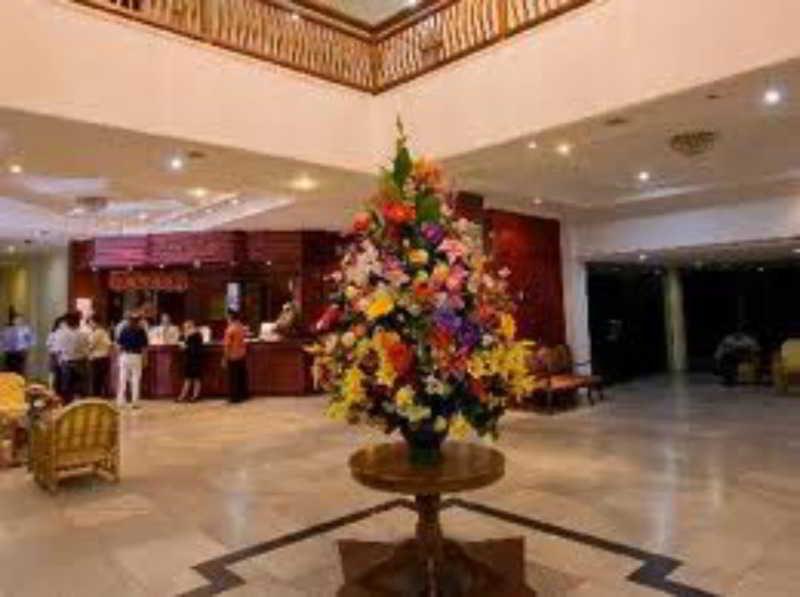 Travellers Suites Serviced Apartments Medan Esterno foto