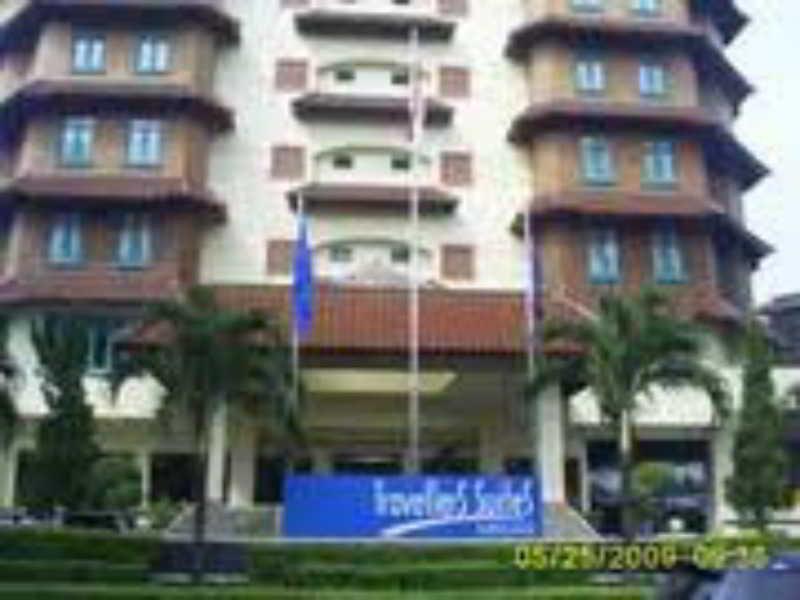 Travellers Suites Serviced Apartments Medan Esterno foto