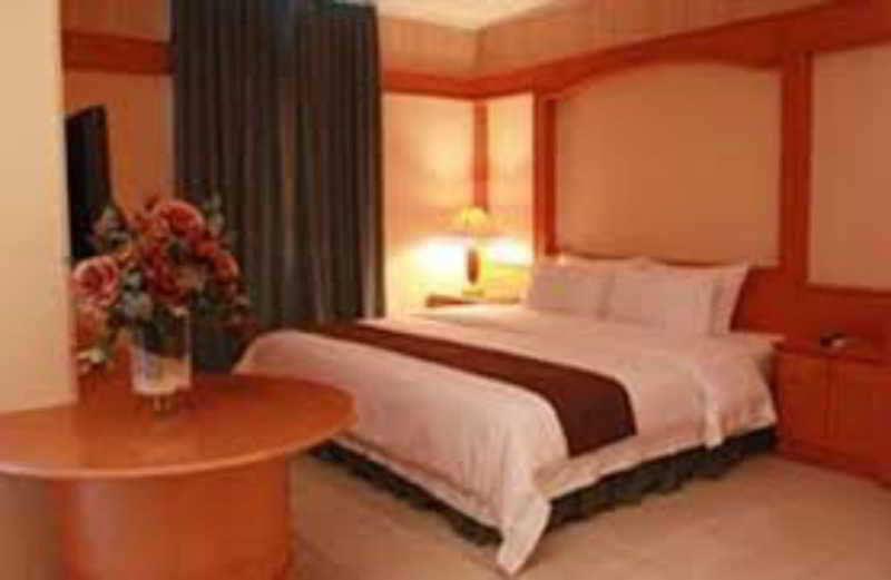 Travellers Suites Serviced Apartments Medan Esterno foto