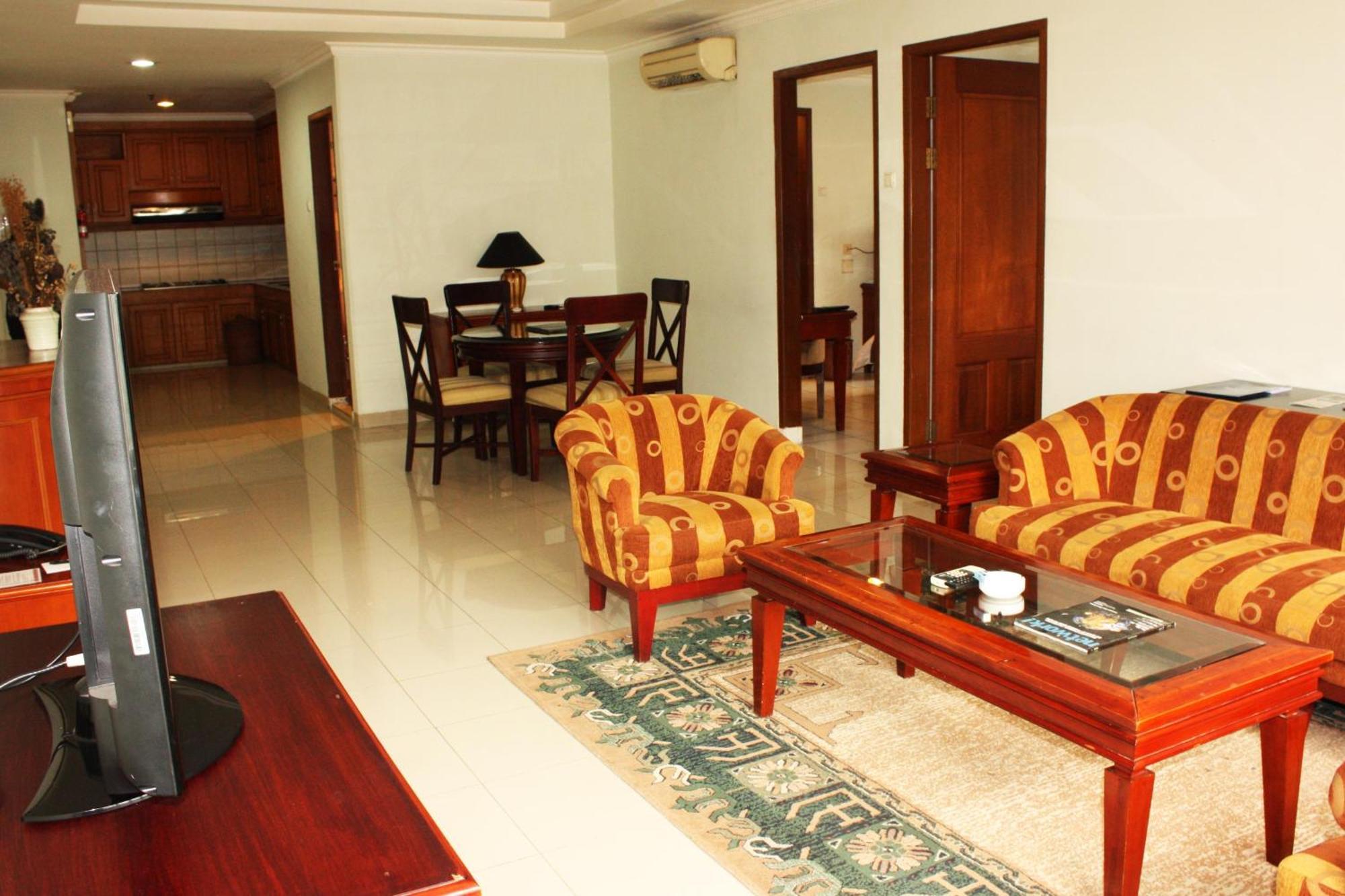 Travellers Suites Serviced Apartments Medan Esterno foto