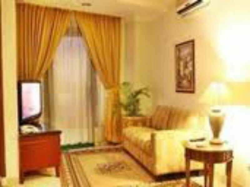 Travellers Suites Serviced Apartments Medan Esterno foto