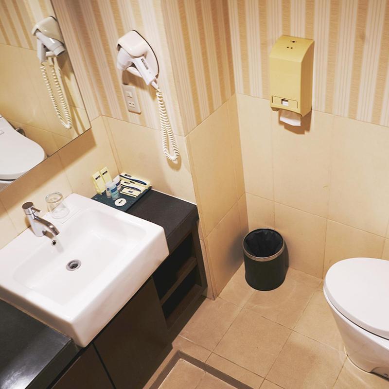 Travellers Suites Serviced Apartments Medan Esterno foto